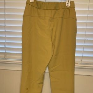 Lulu Lemon “On the Fly” Pant